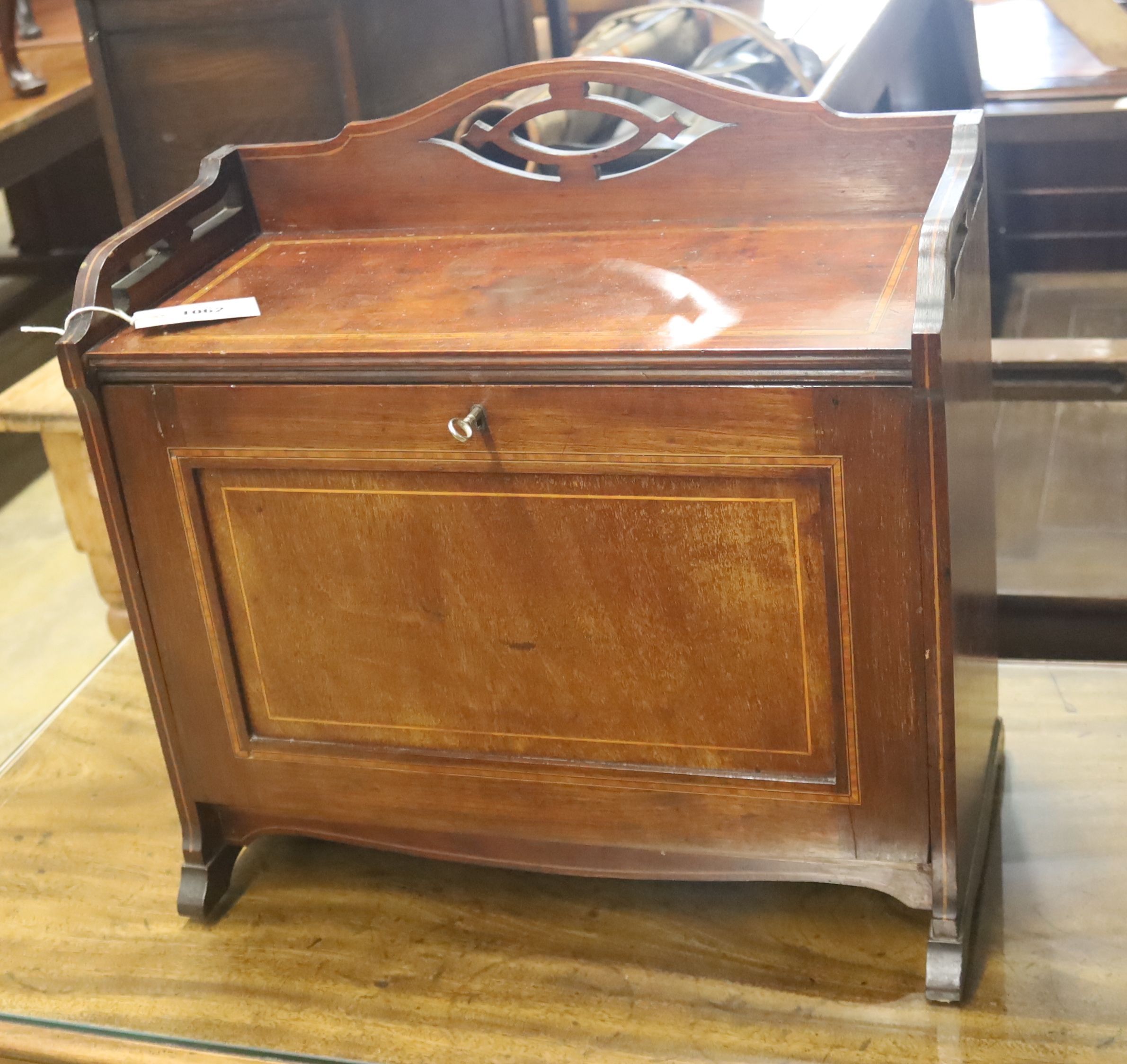 An Edwardian satinwood banded table top writing cabinet, width 49cm, depth 24cm, height 48cm